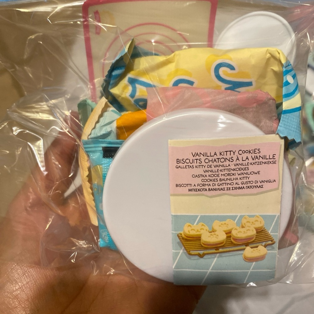 Miniverse vanilla kitty cookies